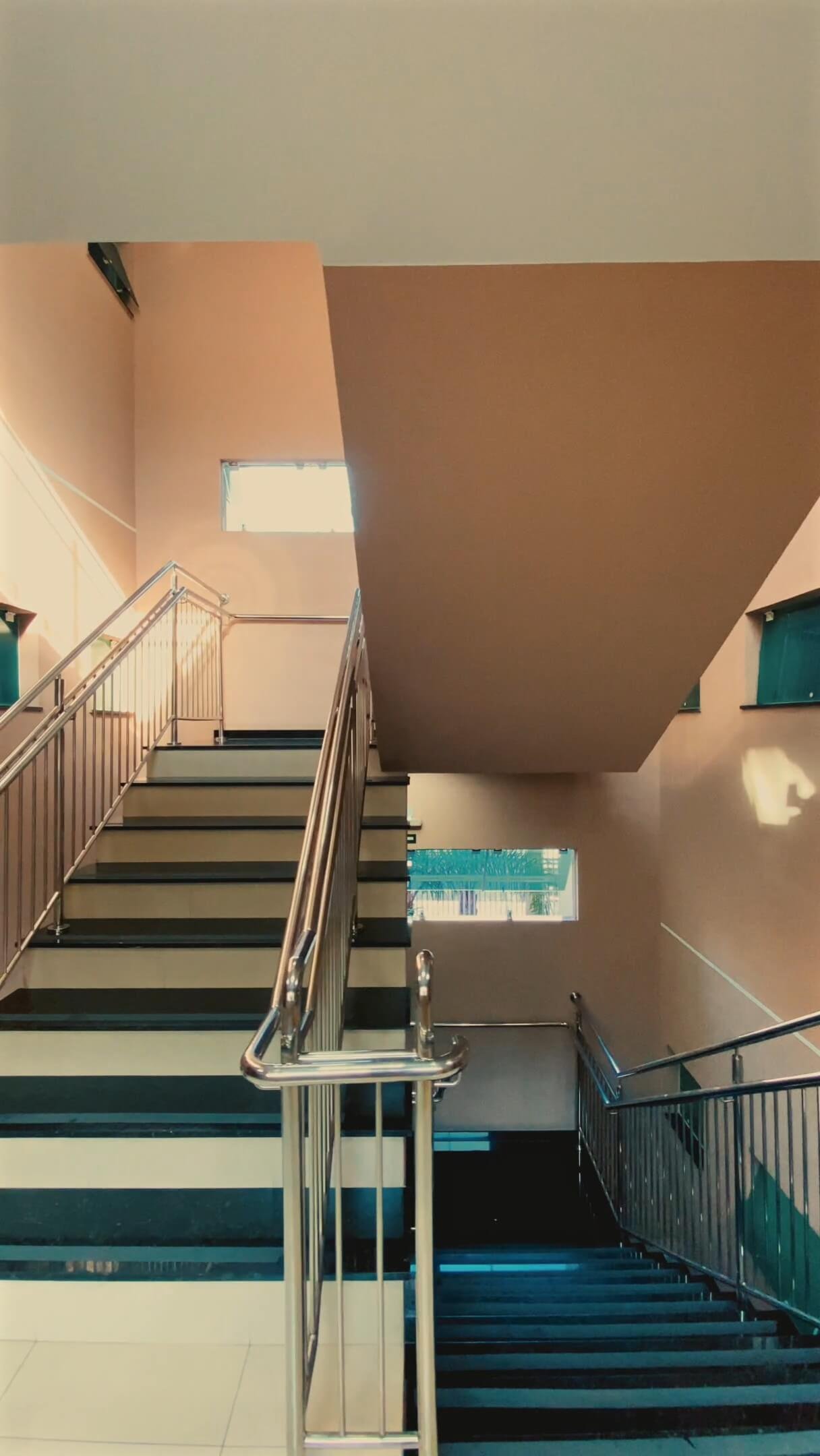 Apartamento à venda semi-mobiliado em Paranaguá (2)